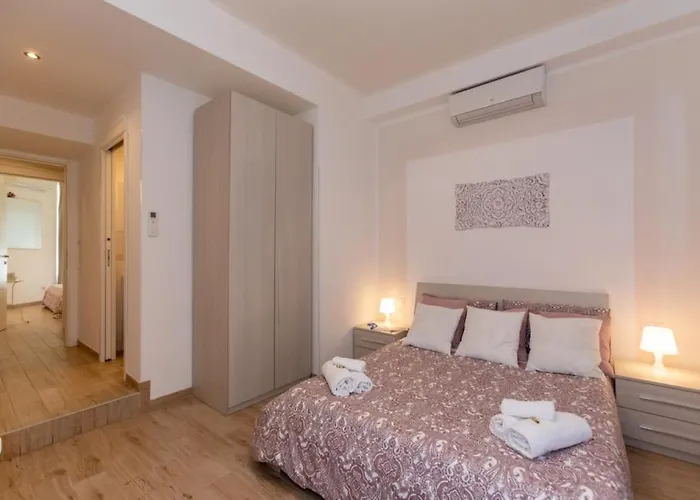 Lovely Nights - Luxury 4* Rom