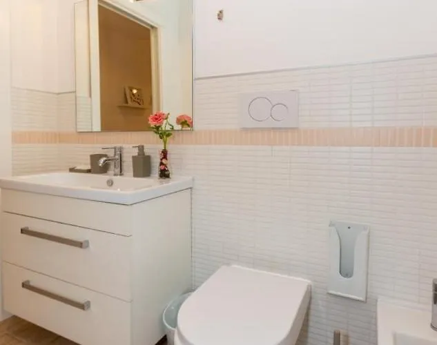 Lovely Nights - Luxury 4* Rom